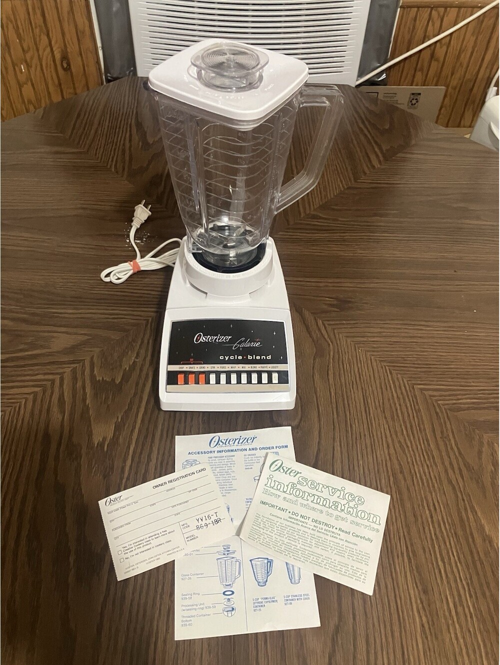 Vintage Osterizer Galaxie 10-Speed White Working Blender Plastic Pitcher 869-18R